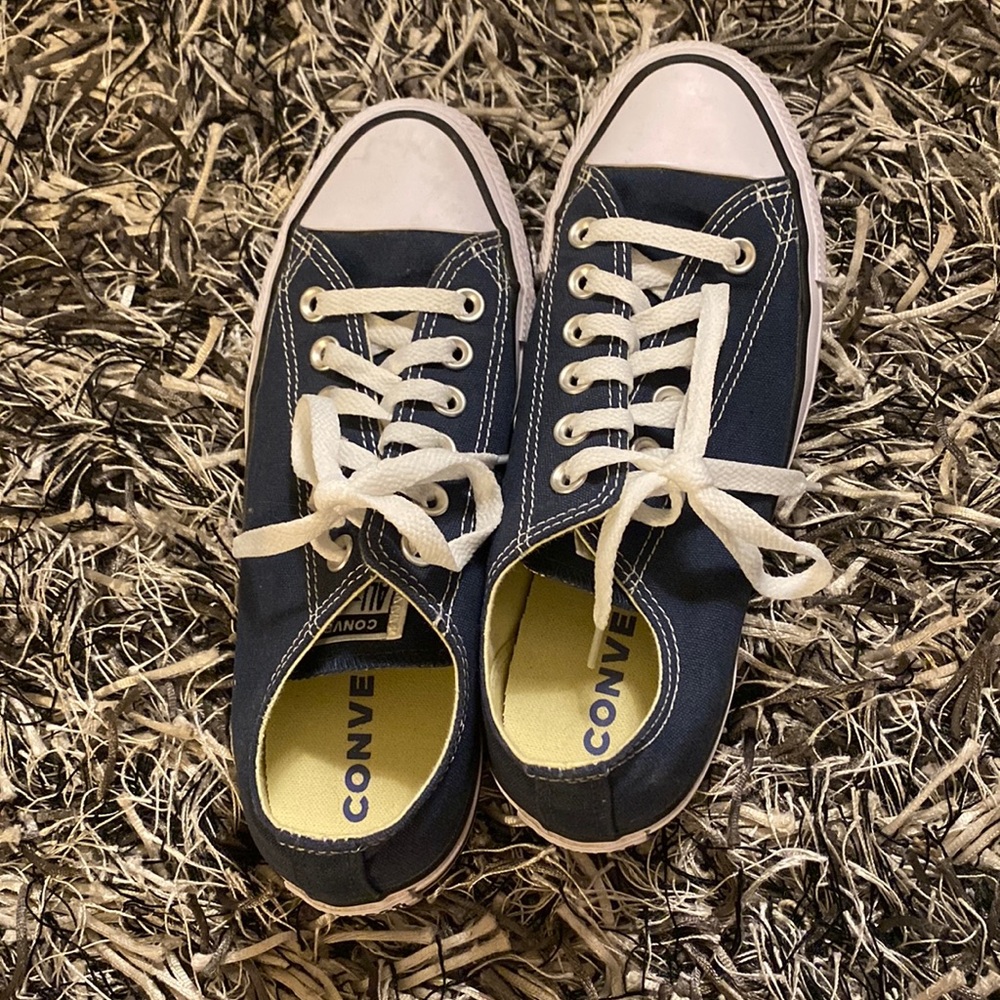 Size 7 Navy Converse